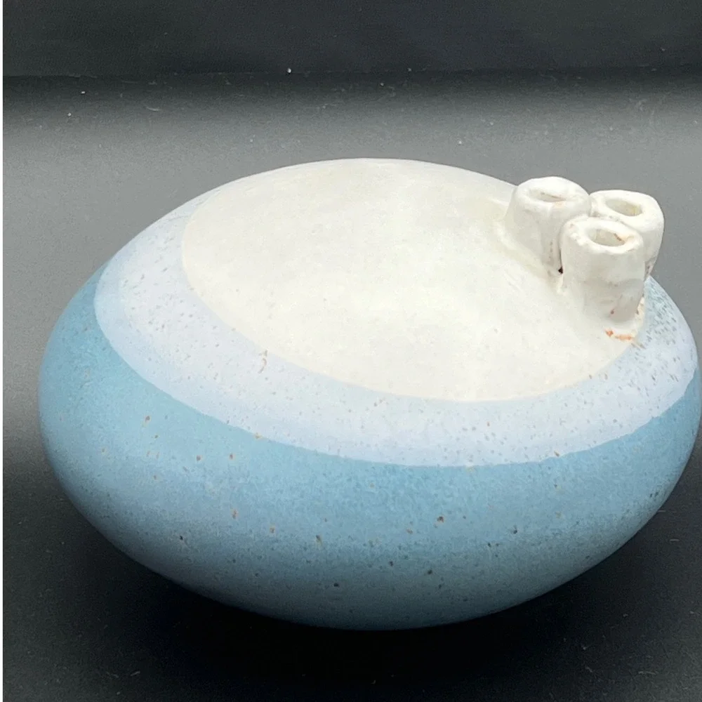 Isabel Parks Warren Hullow Pottery Blue White Triple Spout‎ Weed Pot Vase  1960s